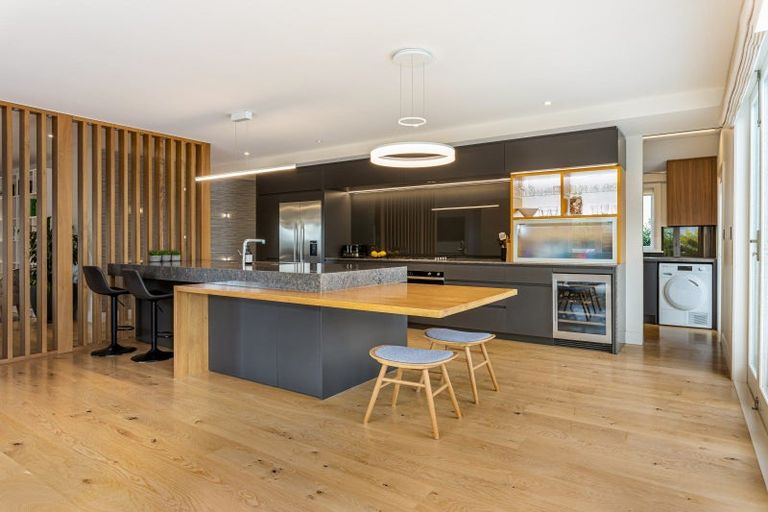 Photo of property in 31 Seacliffe Avenue, Belmont, Auckland, 0622