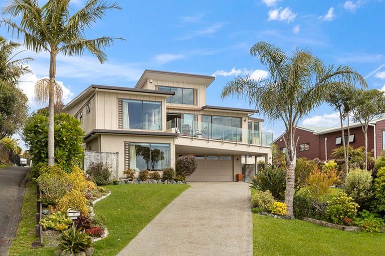 Photo of property in 17 Arohia Place, Snells Beach, 0920