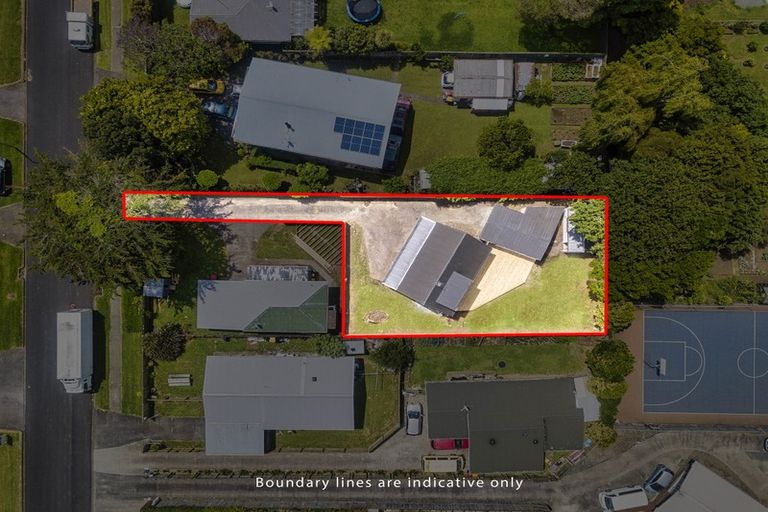 Photo of property in 1/13 Blanes Road, Weymouth, Auckland, 2103