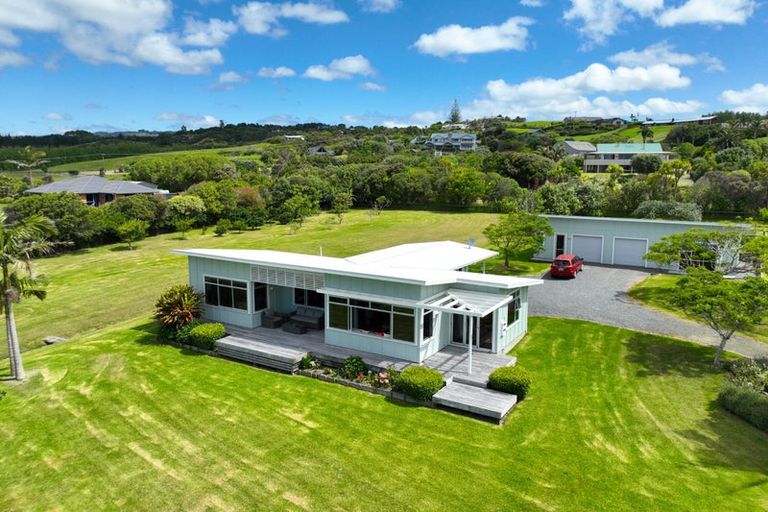 Photo of property in 9 Cullen Road, Waipu, 0582