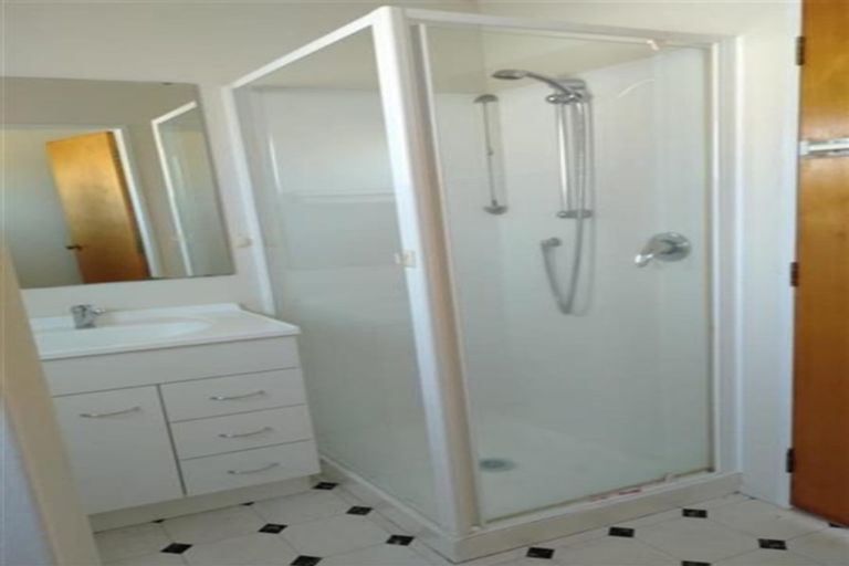 Photo of property in 16 Aurea Avenue, Pakuranga, Auckland, 2010