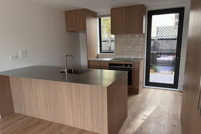 Photo of property in 5/7 Grove Road, Addington, Christchurch, 8024