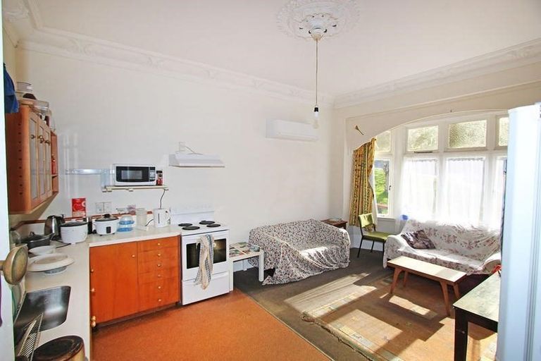 Photo of property in 28 Warrender Street, North Dunedin, Dunedin, 9016