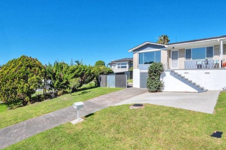 Photo of property in 57 Kirby Street, Glendene, Auckland, 0602