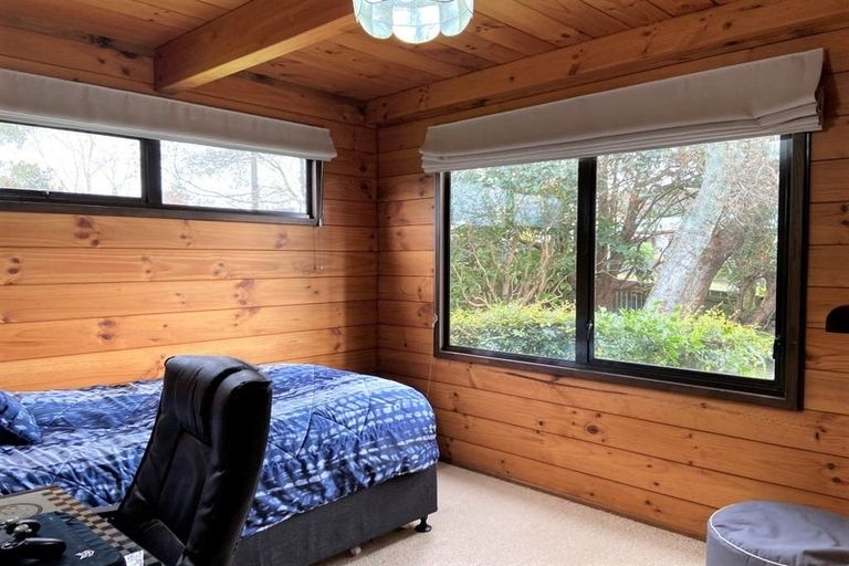 Photo of property in 1 Highlands Place, Highlands Park, New Plymouth, 4312