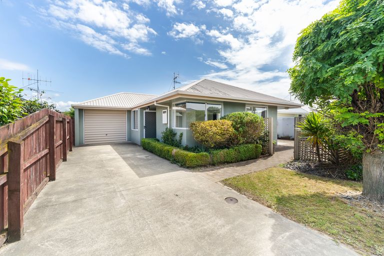 Photo of property in 2 Vining Crescent, Stoke, Nelson, 7011