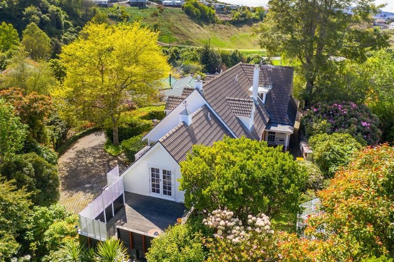 Photo of property in 69 Glenross Street, Glenross, Dunedin, 9011