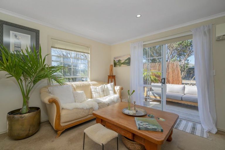 Photo of property in 5 Wells Place, Whitianga, 3510