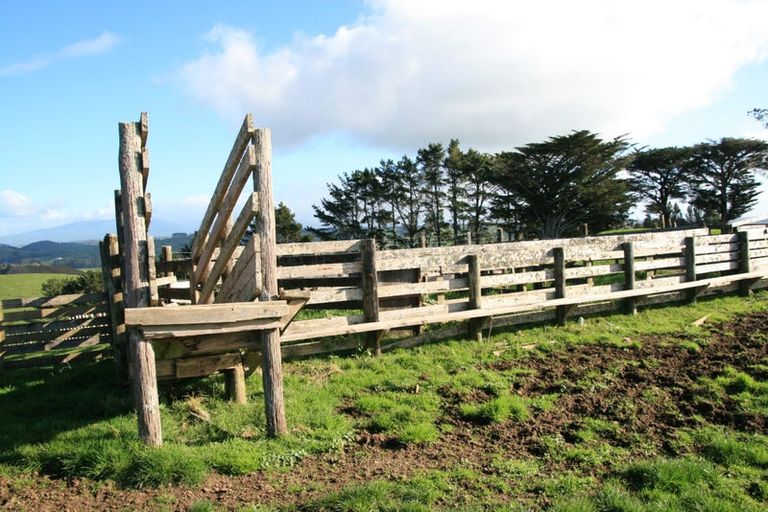 Photo of property in 888a Otaraoa Road, Tikorangi, Waitara, 4383