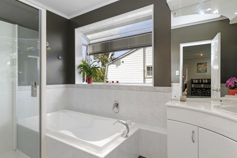 Photo of property in 19 Rondane Place, Tirohanga, Lower Hutt, 5010