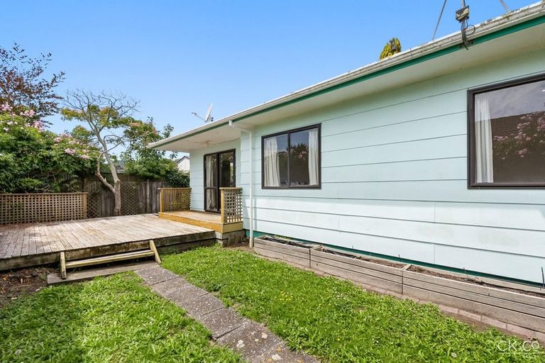 Photo of property in 2/11 Bauchop Road, Waterloo, Lower Hutt, 5011