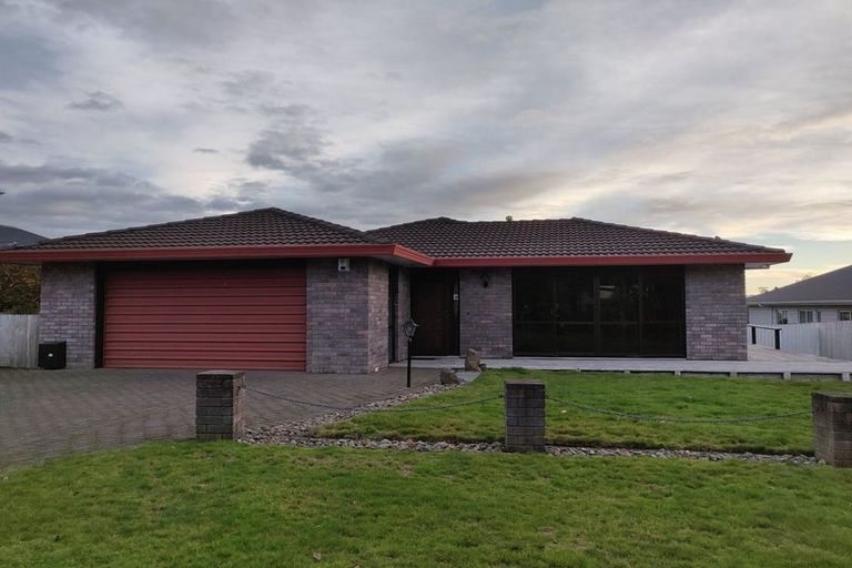 Photo of property in 7 Silhouette Way, Western Heights, Hamilton, 3200