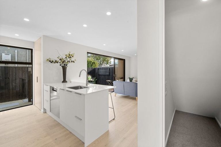 Photo of property in 2/9 Innes Road, St Albans, Christchurch, 8052