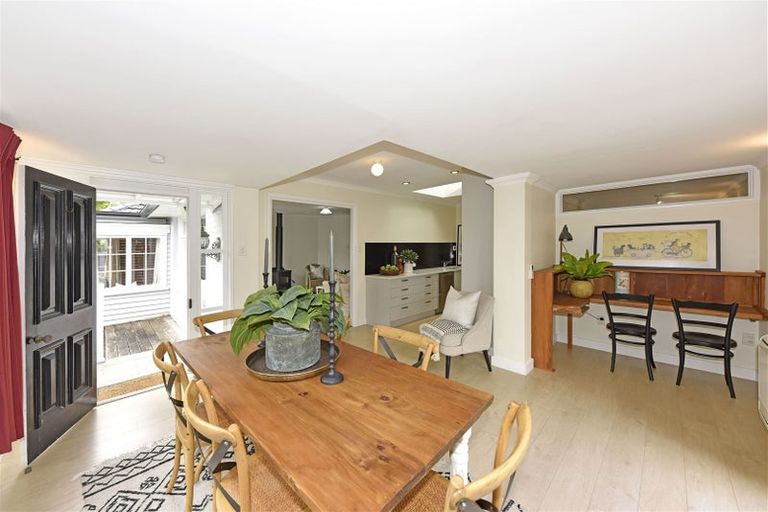 Photo of property in 119 Avonhead Road, Avonhead, Christchurch, 8042