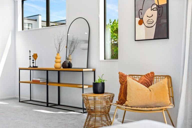 Photo of property in 35 Carder Court, Hobsonville, Auckland, 0618