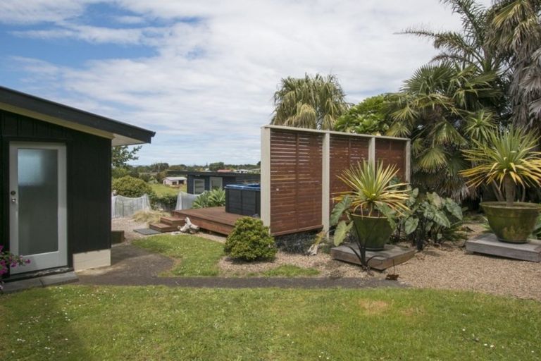 Photo of property in 56 The Crescent, Waihi Beach, 3611