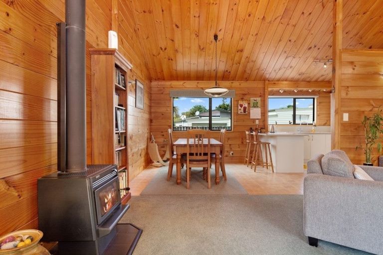 Photo of property in 76 Simpson Road, Papamoa Beach, Papamoa, 3118