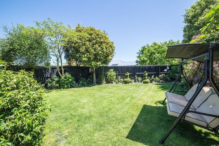 Photo of property in 3 Scarlet Lane, Redwood, Christchurch, 8051