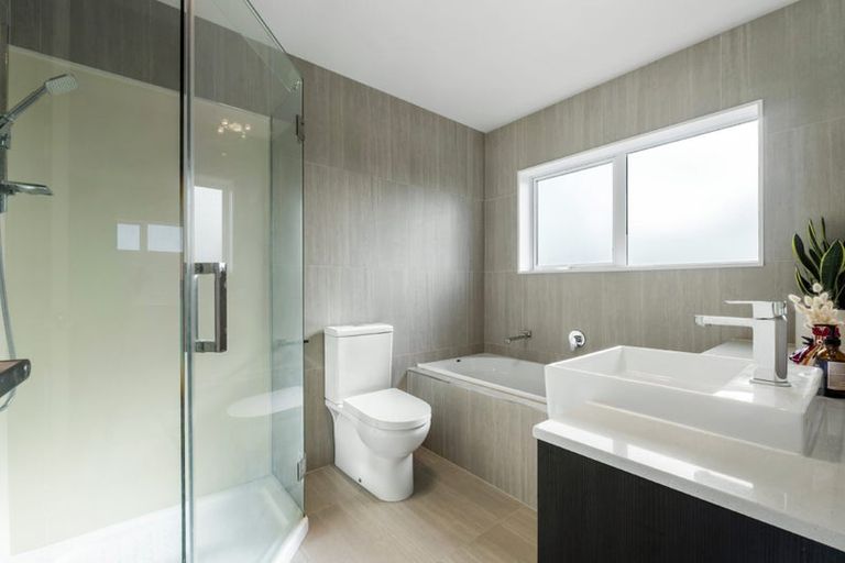 Photo of property in 145 Manuka Road, Bayview, Auckland, 0629