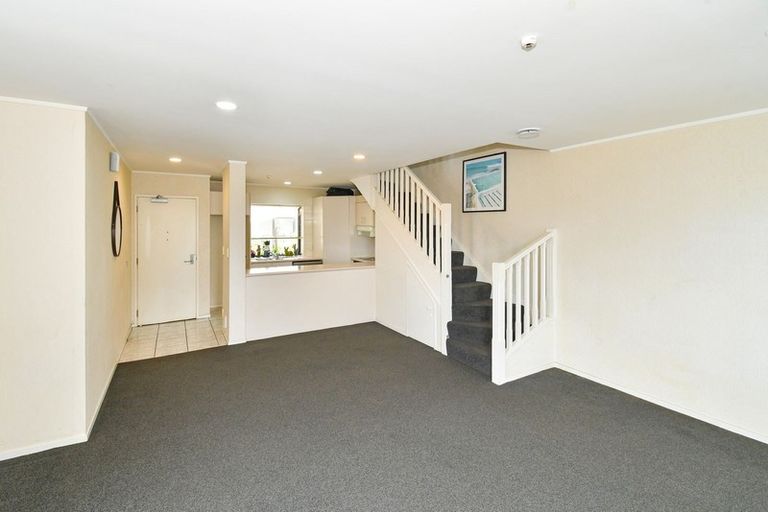 Photo of property in 11/77 Saint George Street, Papatoetoe, Auckland, 2025