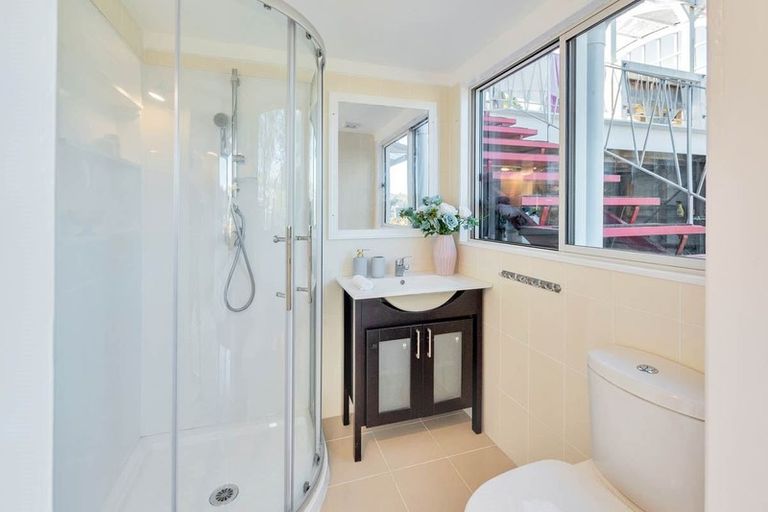 Photo of property in 25 Compton Street, Hillcrest, Auckland, 0627