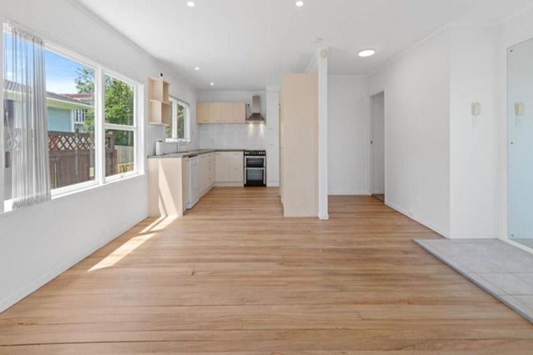 Photo of property in 355 Pakuranga Road, Pakuranga Heights, Auckland, 2010