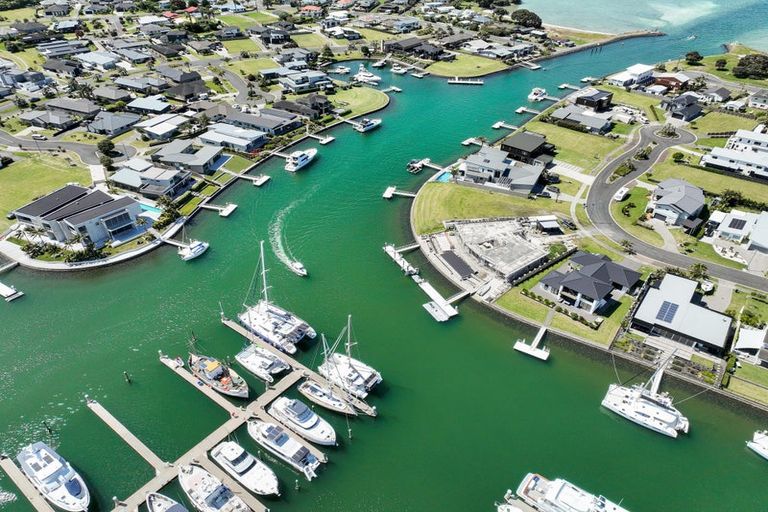 Photo of property in 25 Maturiki Drive, One Tree Point, 0118