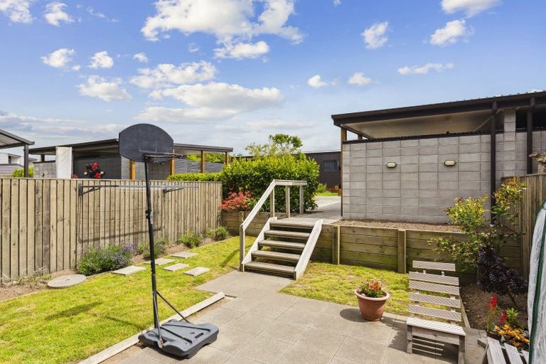 Photo of property in 39 Te Ara Kawakahia, Waikanae, 5036