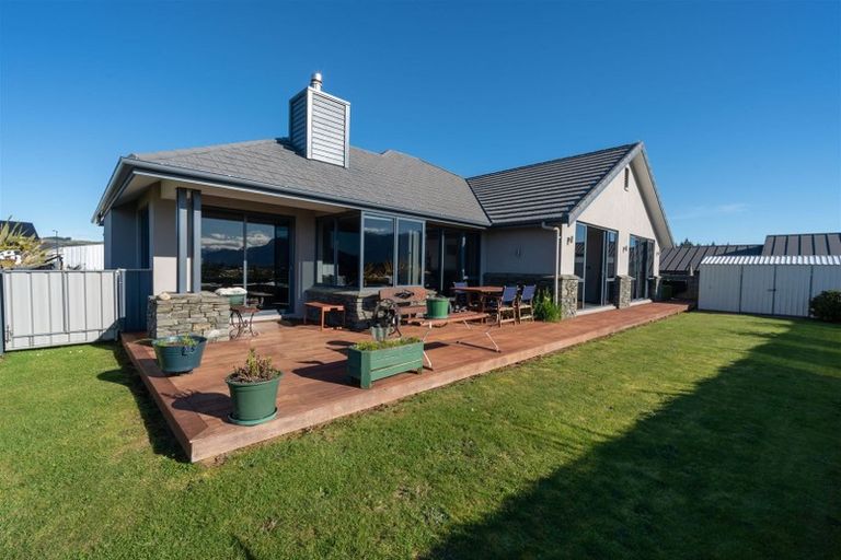 Photo of property in 12 Tawera Place, Te Anau, 9679