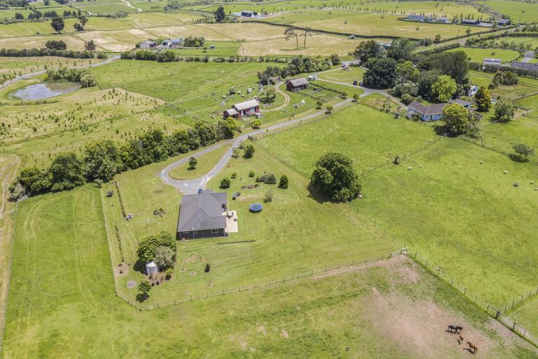 Photo of property in 260 Urquhart Road, Karaka, Papakura, 2580