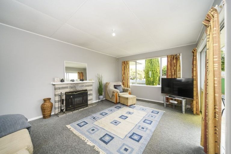 Photo of property in 9 Hinau Place, Cloverlea, Palmerston North, 4412