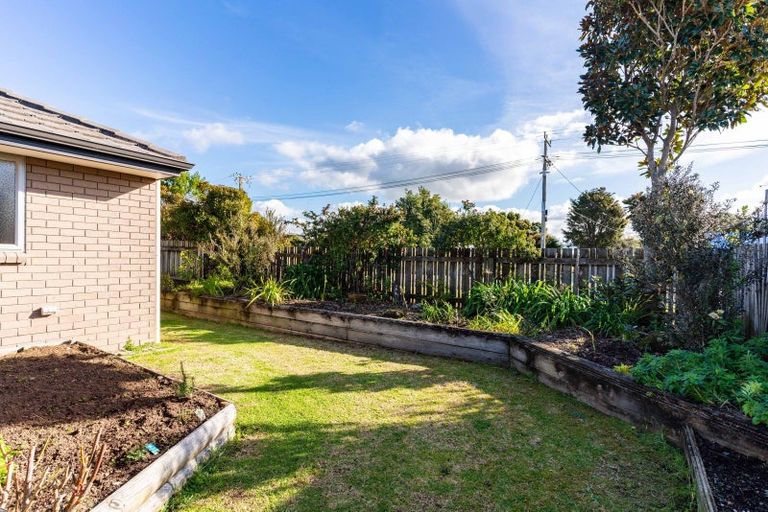 Photo of property in 82 Barbados Way, One Tree Point, 0118