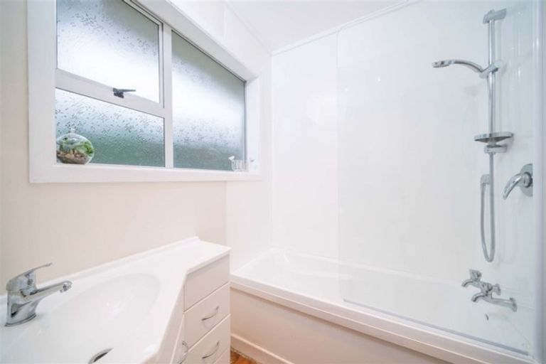 Photo of property in 9 Denise Crescent, Hornby, Christchurch, 8042