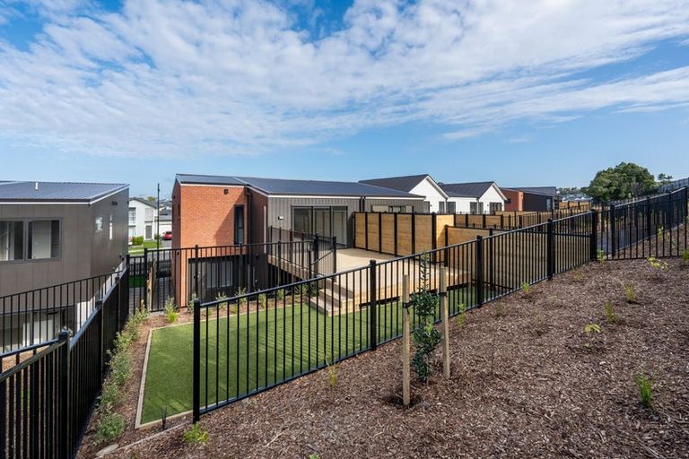 Photo of property in 30a Kukuwai Avenue, Red Beach, 0932