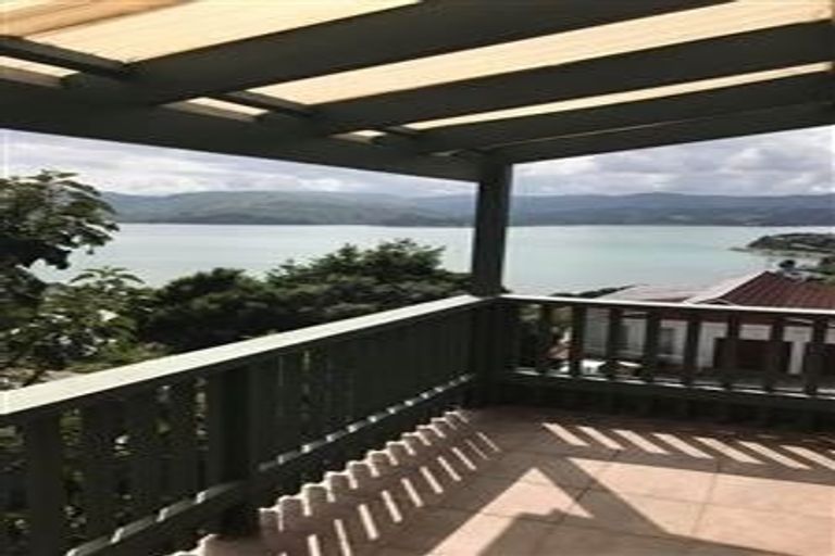 Photo of property in 141 Kahu Road, Paremata, Porirua, 5024