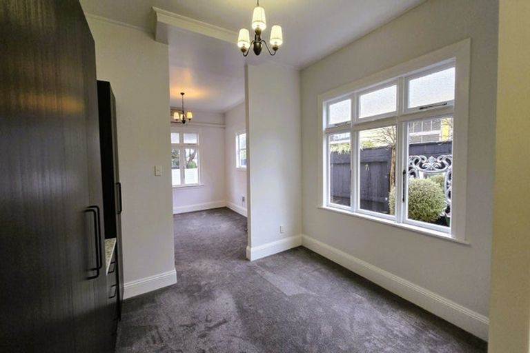 Photo of property in 127 Muritai Road, Eastbourne, Lower Hutt, 5013