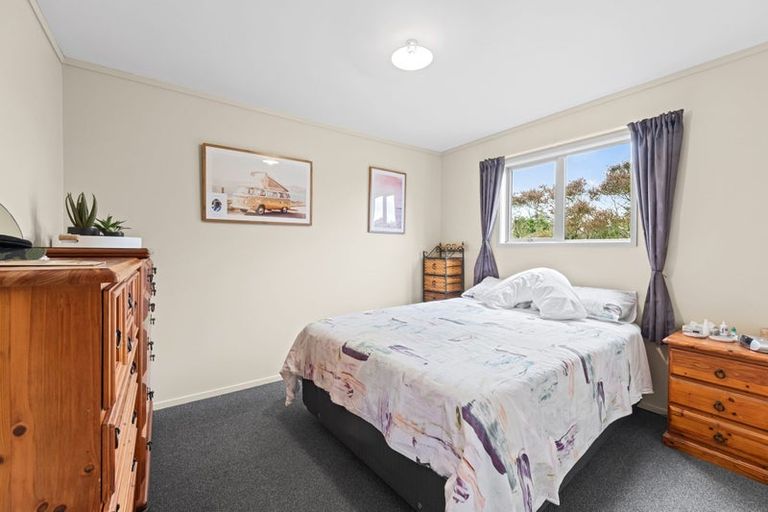 Photo of property in 32 Arthur Road, Paraite, New Plymouth, 4373