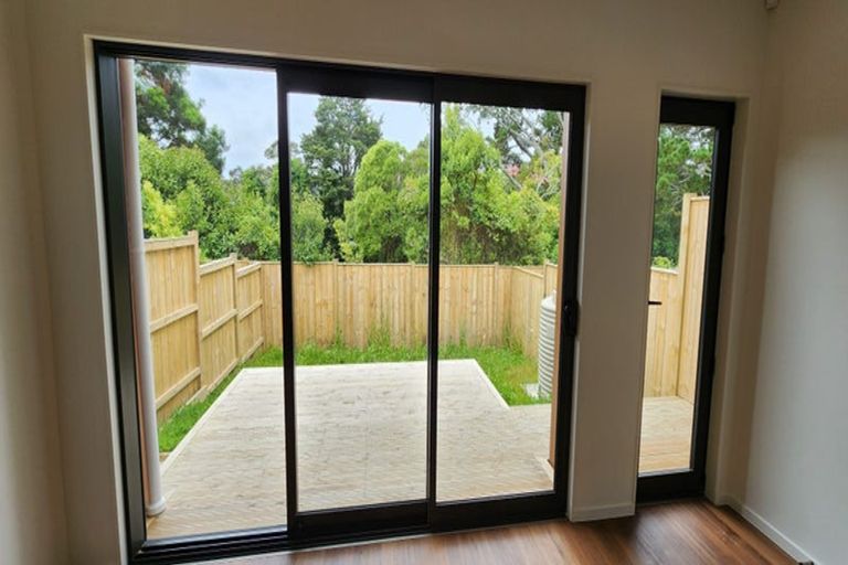 Photo of property in 12 Korokio Lane, Henderson, Auckland, 0612