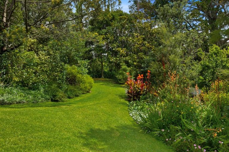 Photo of property in 23 Crows Road, Swanson, Auckland, 0614