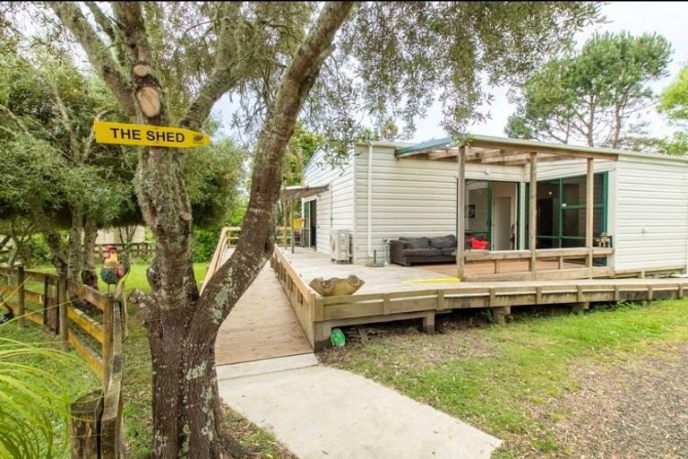 Photo of property in 301 Riverhead Road, Riverhead, Kumeu, 0892