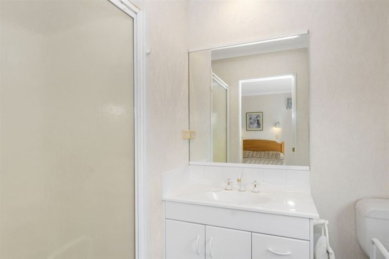 Photo of property in 5 Kentia Avenue, Mount Maunganui, 3116