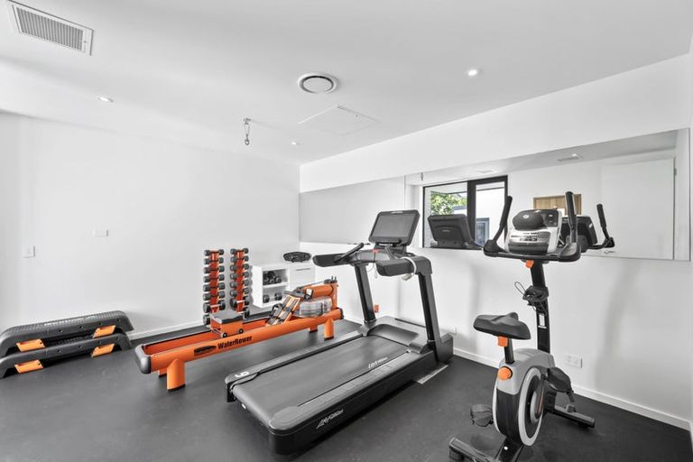 Photo of property in 27 Idris Road, Fendalton, Christchurch, 8052