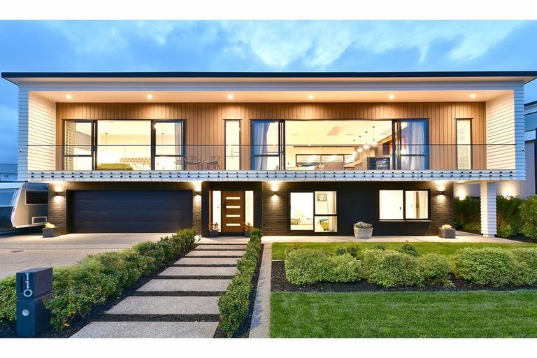 Photo of property in 110 Arran Point Parade, Orewa, 0931