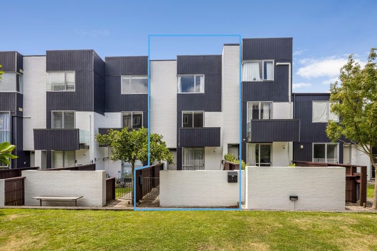 Photo of property in The Altair, 33/120 Rintoul Street, Newtown, Wellington, 6021