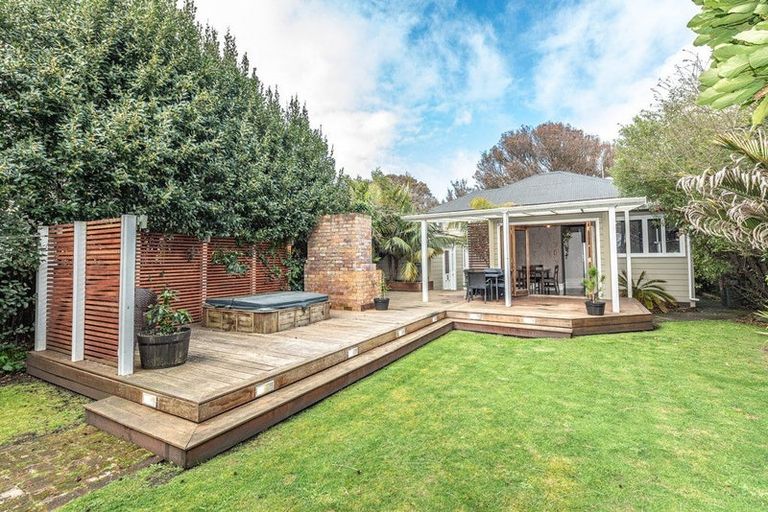 Photo of property in 2 Watkin Street, Tawhero, Whanganui, 4501