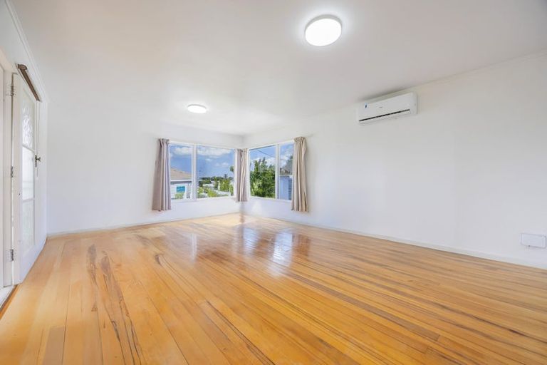 Photo of property in 4 Blanc Road, Silverdale, 0932