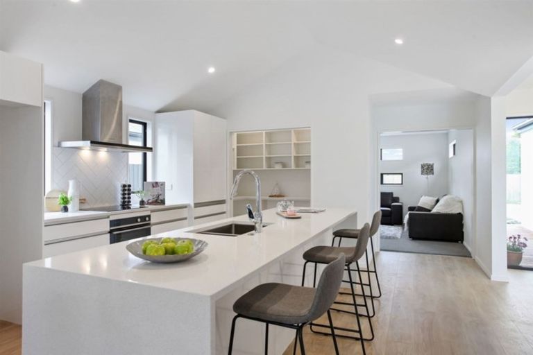 Photo of property in 94 Sarabande Avenue, Redwood, Christchurch, 8051