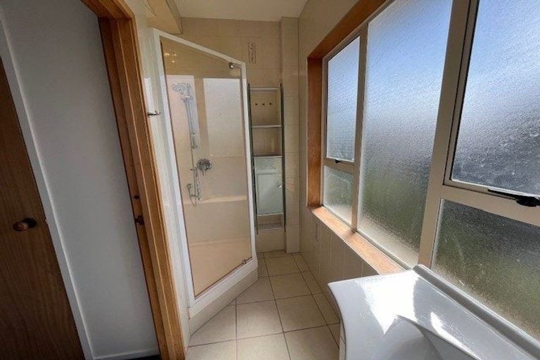 Photo of property in 24 Hurstbourn Priors, Goodwood Heights, Auckland, 2105