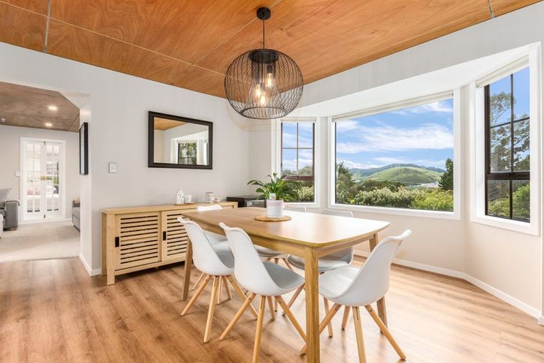 Photo of property in 1 Underwood Way, Churton Park, Wellington, 6037