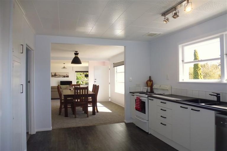 Photo of property in 17 Rakau Street, Havelock North, 4130